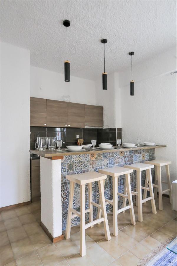 Beachfront Deluxe Apt. Пефкохори Экстерьер фото